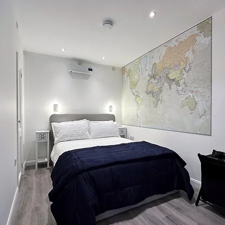 Kensington Studio Hosted By Airoperate Near Notting Hill - 1 Double Bed , 1 Sofa Bed, Ground Floor Apartment Via Private Entrance